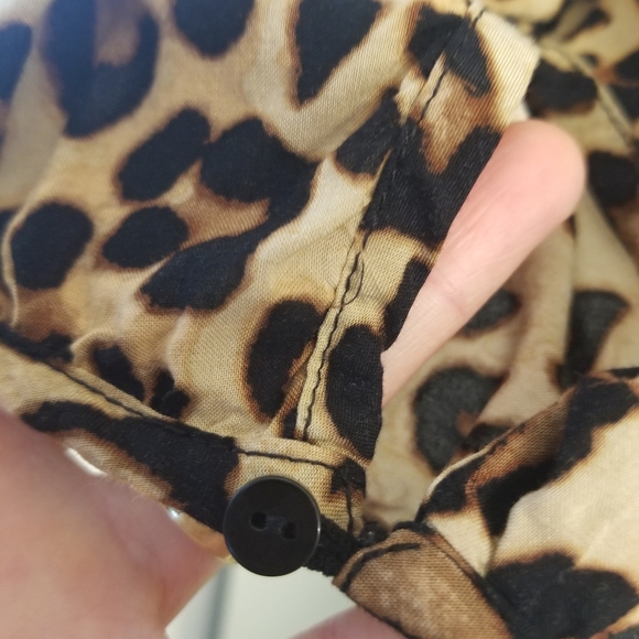 Leopard Print Wrap Top - Picture 5 of 6